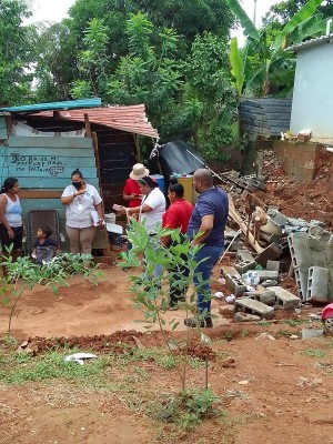 Lluvias provocan colapso de muro, deslizamientos e inundaciones en Pacora