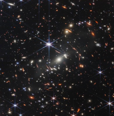 La Nasa reveló una pequeña porción del universo con la primera imagen extraída por el telescopio Webb.