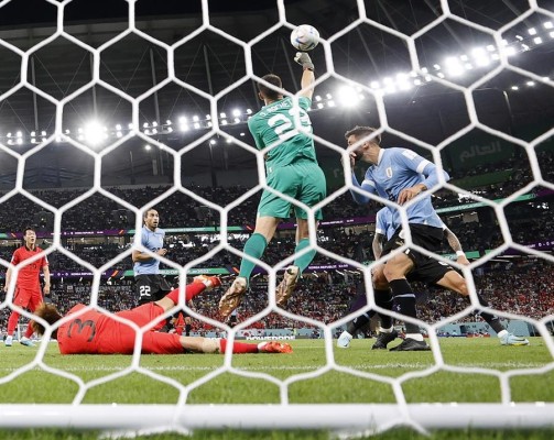 Uruguay no pudo pasar del empate sin goles ante Corea del Sur