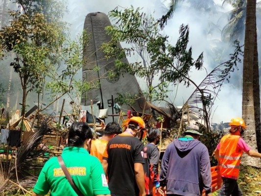 ¡Tragedia! 45 muertos, 53 heridos y 5 desaparecidos tras accidente de avión filipino