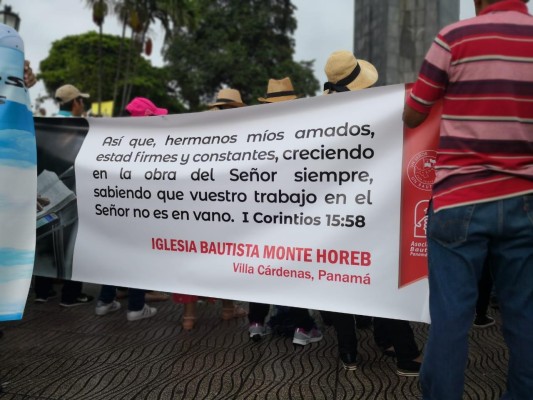 Iglesia Bautista en Panamá conmemora el mes de la Biblia