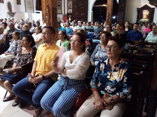 Cientos de devotos participaron de la procesión de Santa Librada 