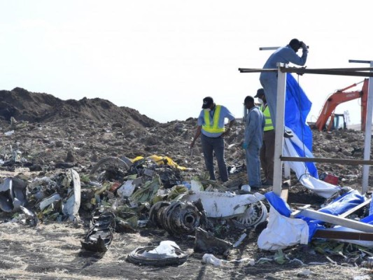 Boeing reconoce fallo técnico en accidentes y volumen de trabajo de pilotos
