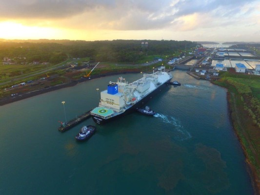 Tránsito de 6.000 neopanamax reafirma impacto de ampliación Canal de Panamá
