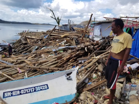 Al menos 375 muertos debido al devastador tifón Rai en Filipinas