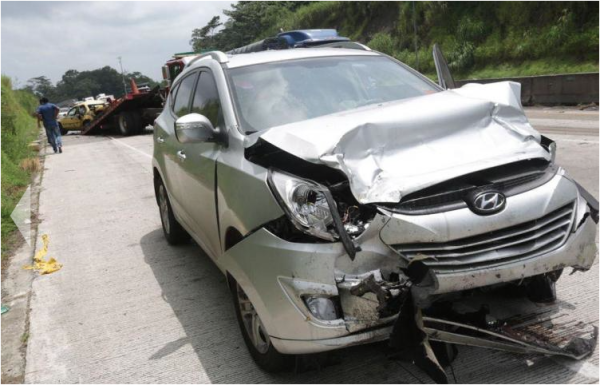 Terrible Vuelco De Carro En Arraij N Cerca Al Puente Centenario