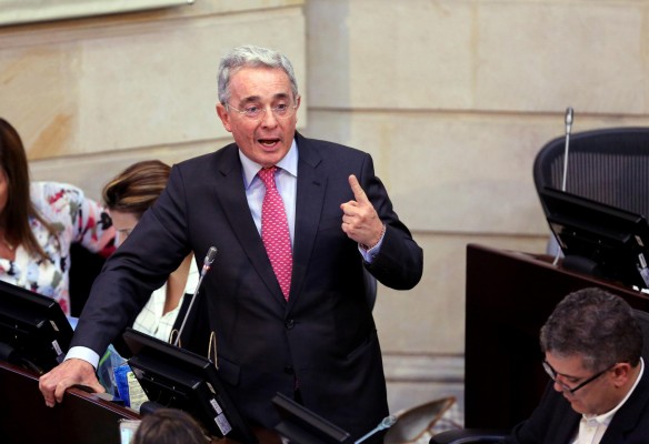 Expresidente Alvaro Uribe .