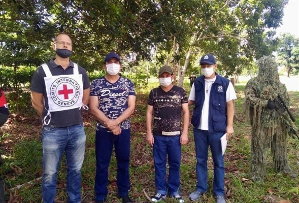 El ELN deja en libertad a dos técnicos de una petrolera que secuestró en Arauca