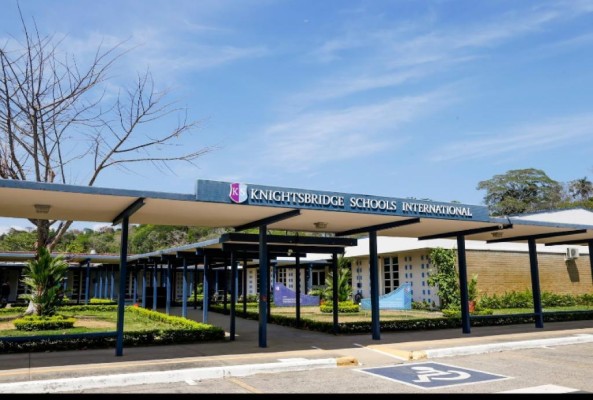 Buscan soluciones por el cierre del  Knightsbridge Schools International Panamá
