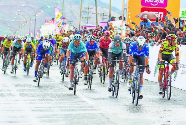 Jurado y Archibold en el top 10 del Tour Colombia 2.1