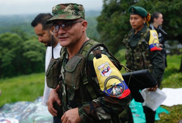Fotografía de archivo del 16 de abril de 2023 que muestra a Alias Iván Mordisco, comandante general de la disidencia de las FARC.