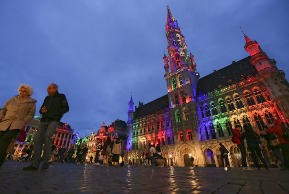 Bruselas iluminará la Grand Place con colores LGTBIQ tras polémica con UEFA