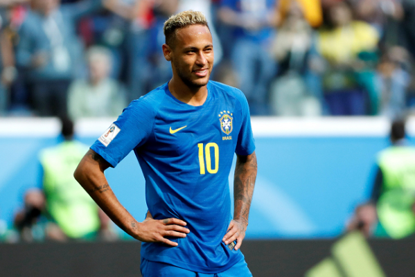 Entretenido show de Neymar: trifulca, VAR, goleó y terminó llorando de rodillas