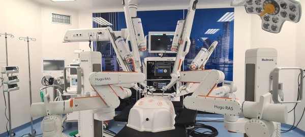 Cirugías robóticas iniciaron en el Bloque Central de la Ciudad de la Salud