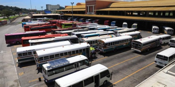 Transportistas de Chiriquí, Herrera y Veraguas se mantienen en paro 