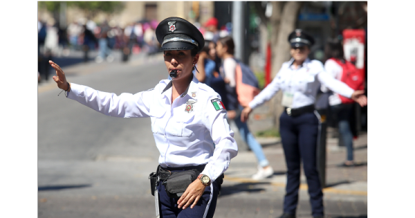México apuesta por las mujeres policías para combatir la corrupción en las calles