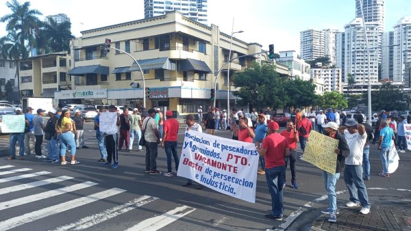 Protestaron en la avenida Justo Arosemena, frente a la sede de la Arap.