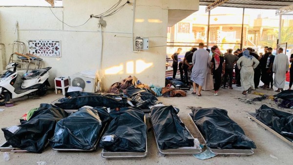 Suben a 92 los muertos por el incendio en un hospital para covid-19 en el sur de Irak