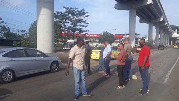 Paro de transporte paraliza a trabajadores en Panamá Este 