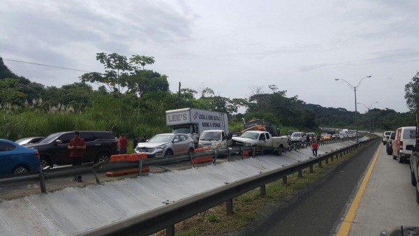 Colisi N M Ltiple En La V A Puente Centenario Deja Una V Ctima Fatal