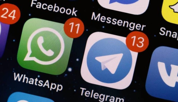 Francia prohíbe a funcionarios del gobierno usar WhatsApp y Telegram