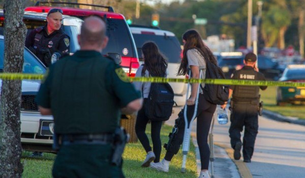 Segundo sobreviviente de la matanza en secundaria de Florida se quita la vida