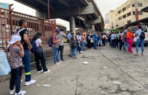 Moradores de Panamá Oeste están cansados de las largas filas y de los tranques, piden soluciones.