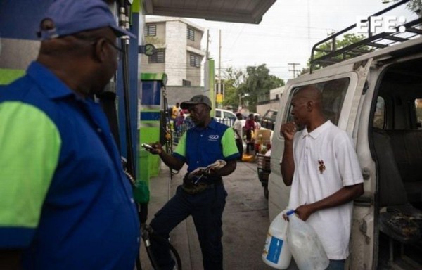 Bandas armadas vuelven a generar una crisis de combustible en Haití