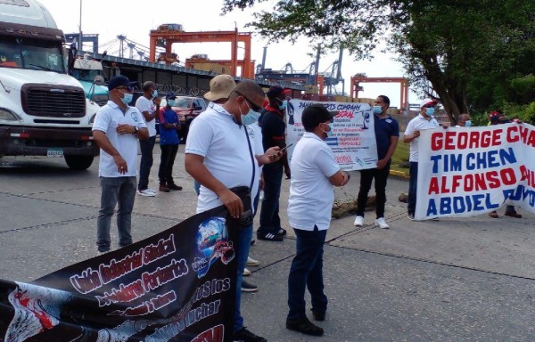En el puerto de Balboa también hubo despidos y el caso ha generado protestas diarias.