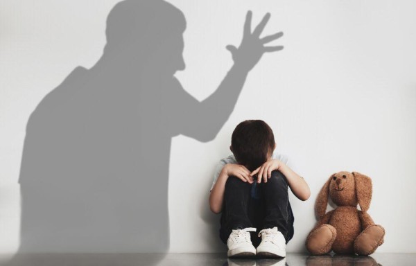 Los gritos son una violencia hacia los niños que genera efectos negativos en su desarrollo socioafectivo.