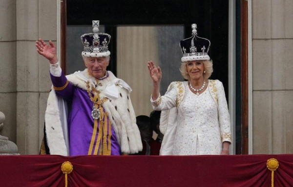 Carlos y Camila son coronados reyes del Reino Unido