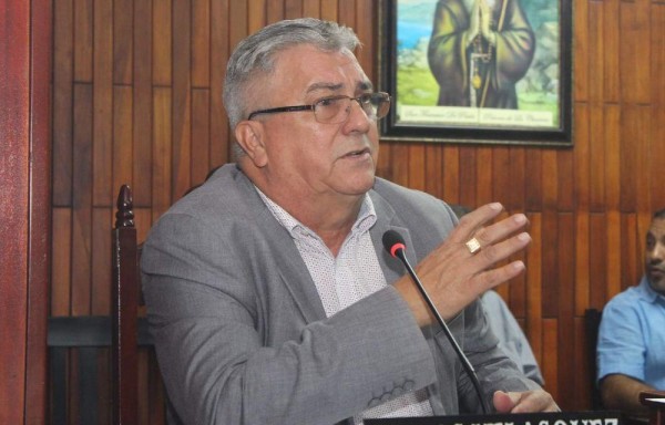 El alcalde Velásquez negó las acusaciones.