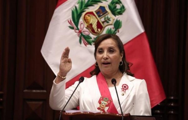 Fiscalía citó a la presidenta de Perú por muertes en medio de las protestas
