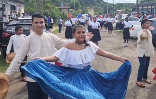 Festejan las Bodas de Esmeralda del Centro Básico El Arado