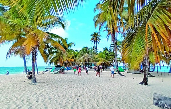 San Blas es uno de los sitios turísticos paradisiacos más exclusivos de Panamá con playas de aguas limpias