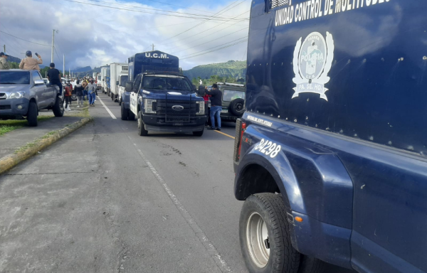 Escoltan a transportistas de carga agrícola hacia Merca Panamá 