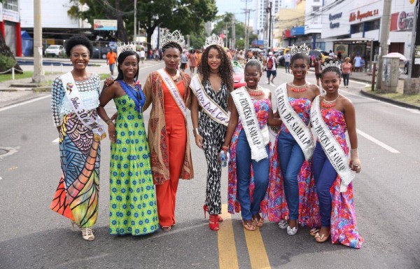 Comunidad afrodescendiente viste sus mejores galas en desfile