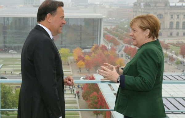 Varela se reunió ayer con la canciller Ángela Merkel.