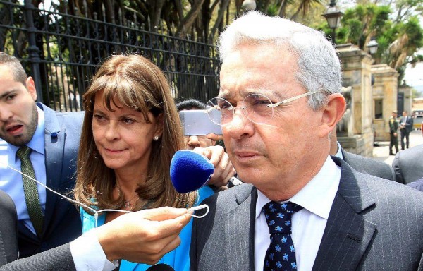 Uribe propone que los líderes de las FARC paguen con cárcel sus delitos.