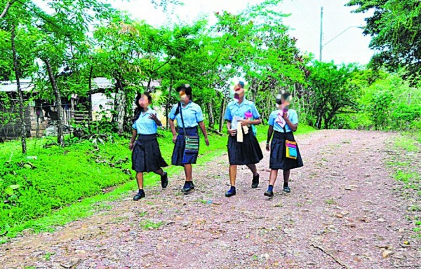 Panamá mantuvo 211 días con aulas cerradas afectando a 800 mil alumnos