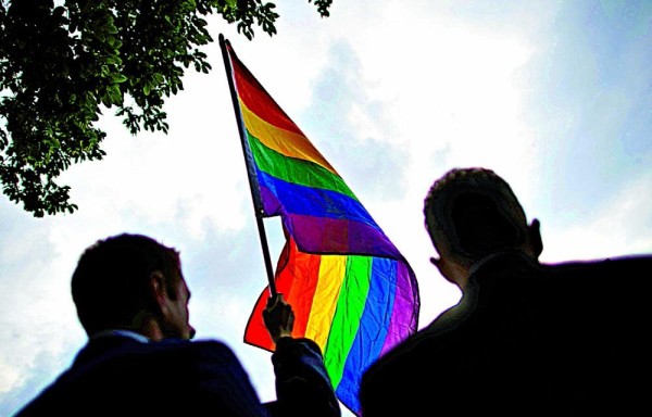 Cientos de homosexuales critican a Salvini y piden tolerancia