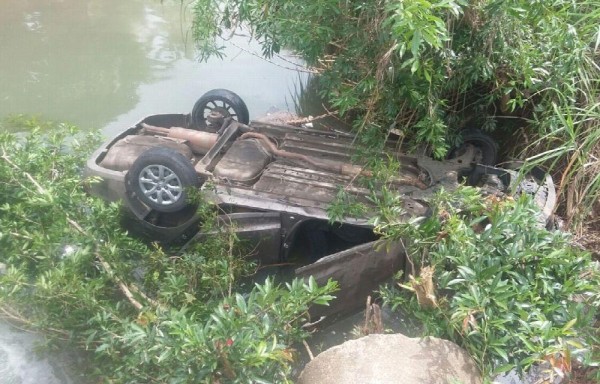 Conductor Se Mata Al Caer Su Auto En Una Quebrada