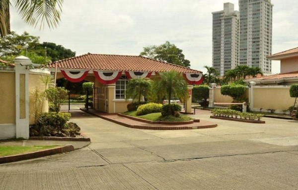 Una mansión en la barriada Costa Serena, en Costa del Este, tiene un costo promedio entre $900 mil y $1.4 millón.