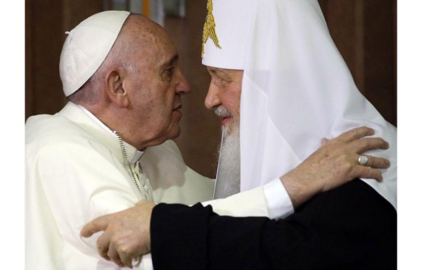 Papa y el jefe de la Iglesia ortodoxa rusa, patriarca Kirill.