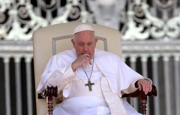 El pontífice recordó además que la Iglesia las necesita porque es mujer: es hija, es madre, es esposa.