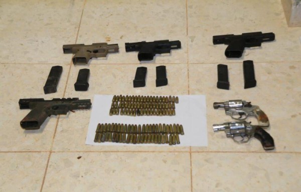 Armas y municiones decomisadas.