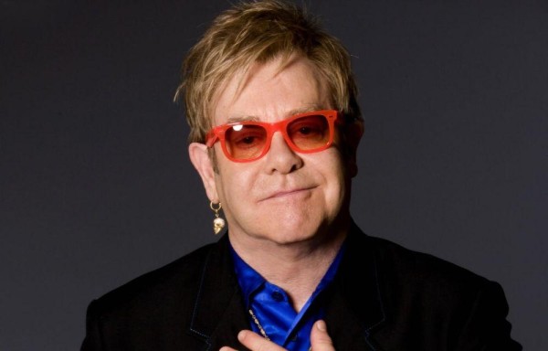 Elton celebra sus 29 años de sobriedad