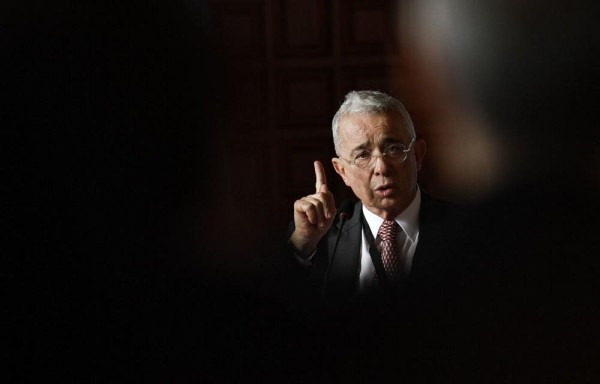 Mantienen abierto caso contra Uribe con posibilidad de llevarlo a juicio