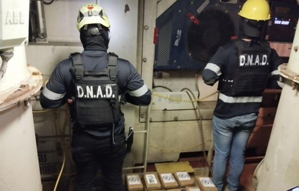 En las últimas 72 horas, autoridades han decomisado 1,127 paquetes de droga y 24 armas
