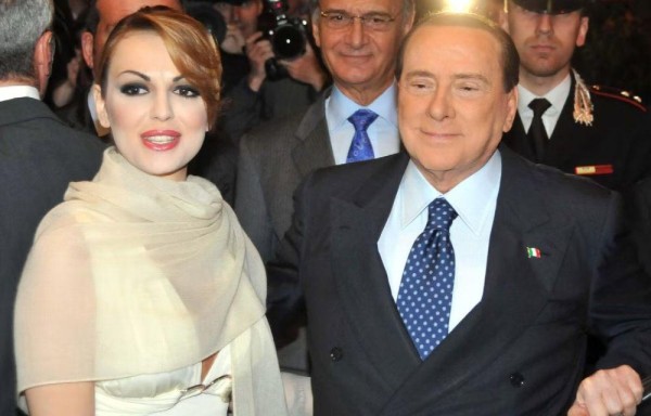 La exnovia de Silvio Berlusconi y una cantante se casarán hoy